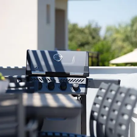 Sunnyside Villas, Ideal For Vibrant Stays,by Thinkvilla * Pigianos Kampos (Crete)